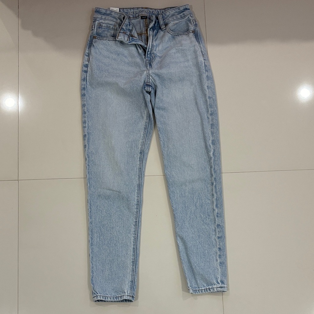 American Eagle Outfitters Light Wash Skinny Leg Jeans